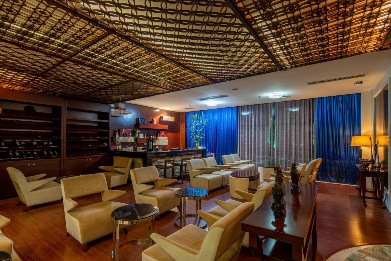 King Royal Hotel Yunfu Exterior photo