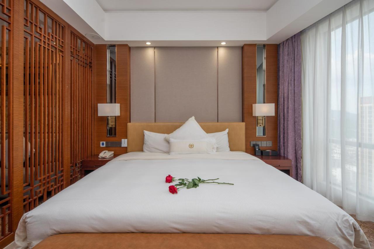King Royal Hotel Yunfu Exterior photo