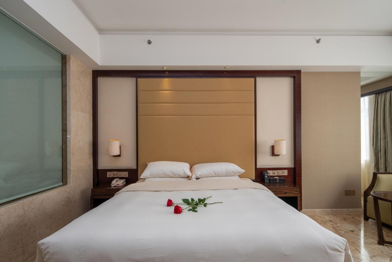 King Royal Hotel Yunfu Exterior photo