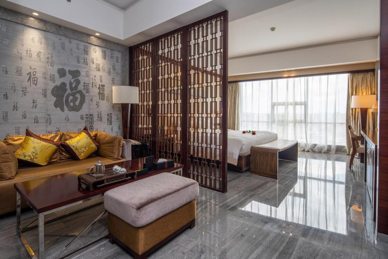 King Royal Hotel Yunfu Exterior photo