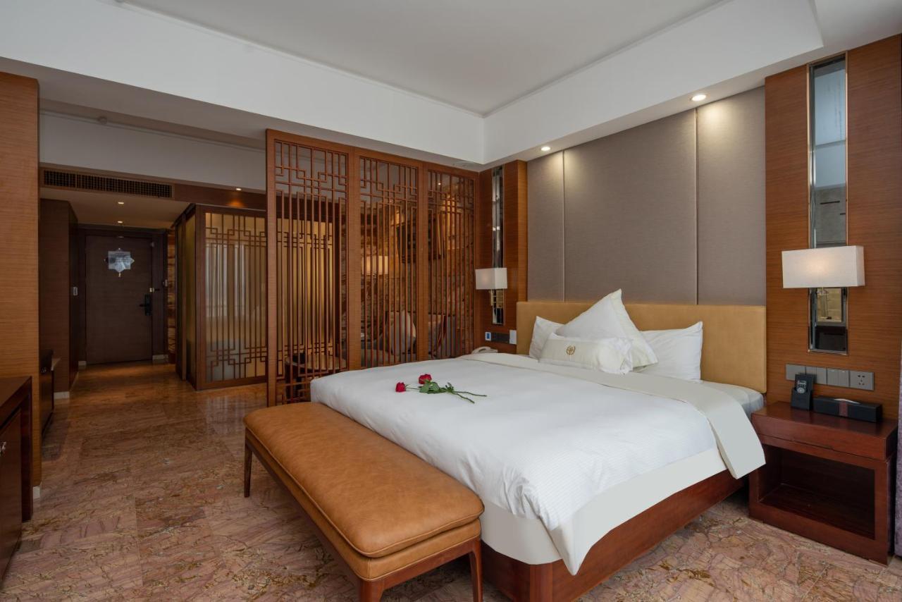 King Royal Hotel Yunfu Exterior photo