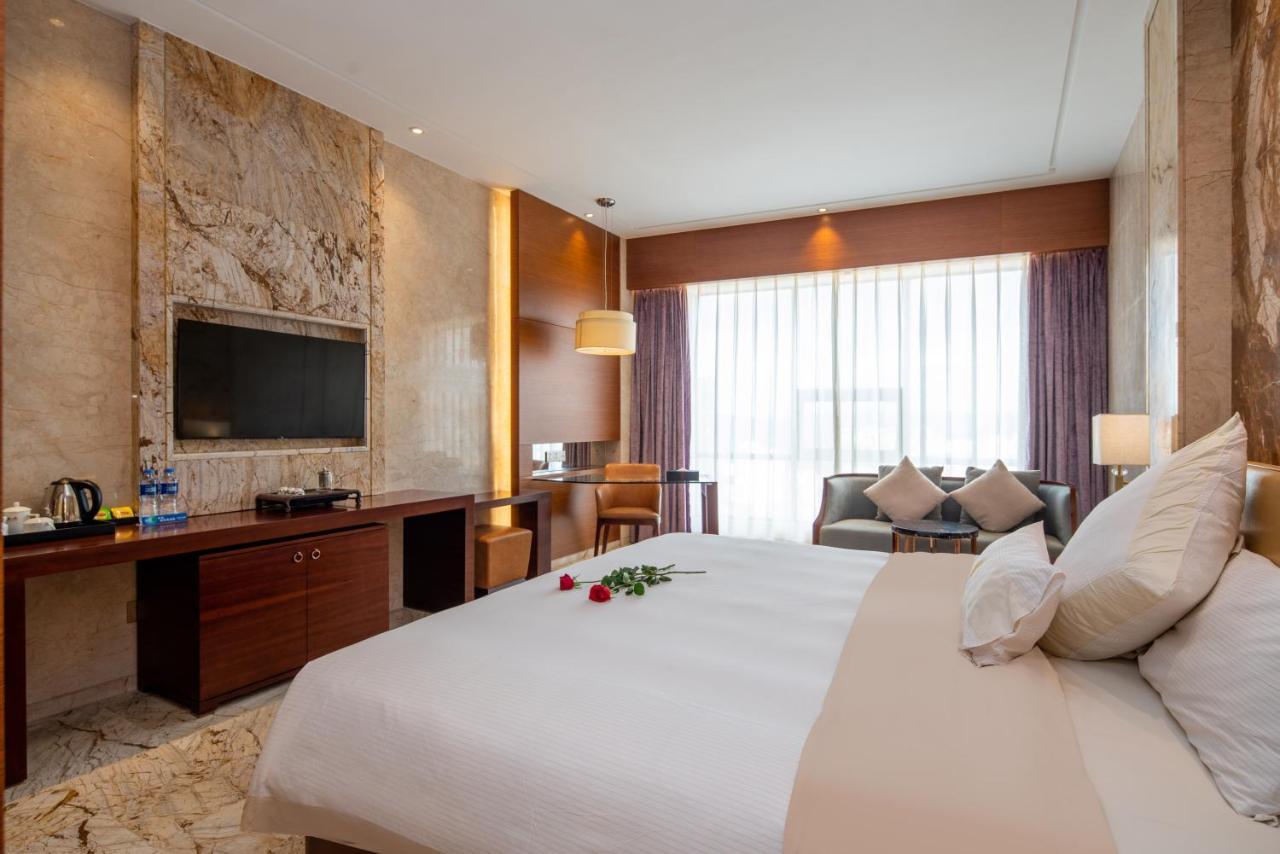 King Royal Hotel Yunfu Exterior photo