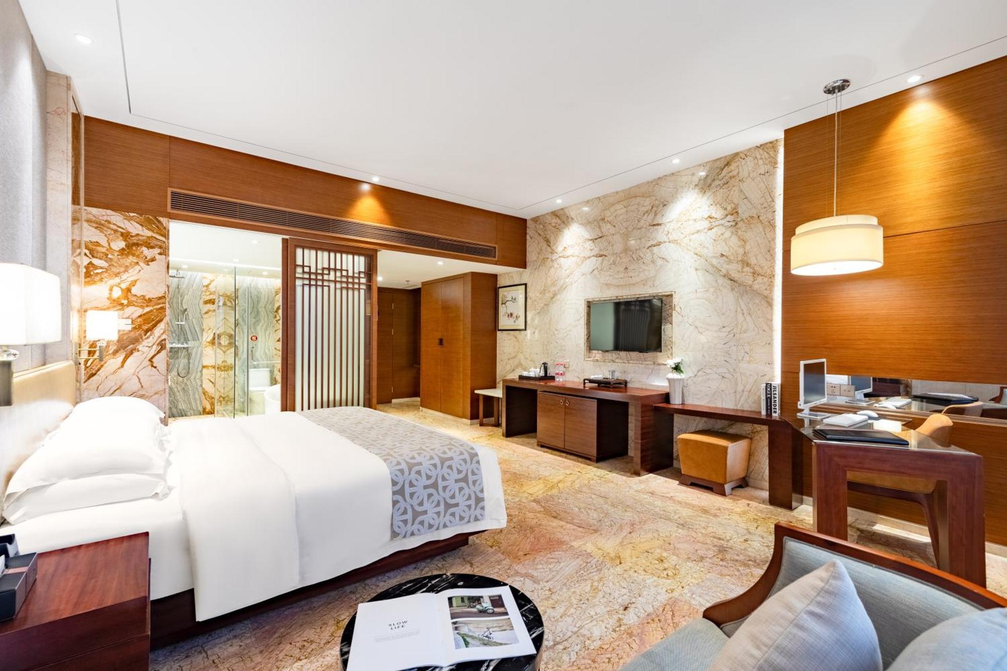 King Royal Hotel Yunfu Exterior photo